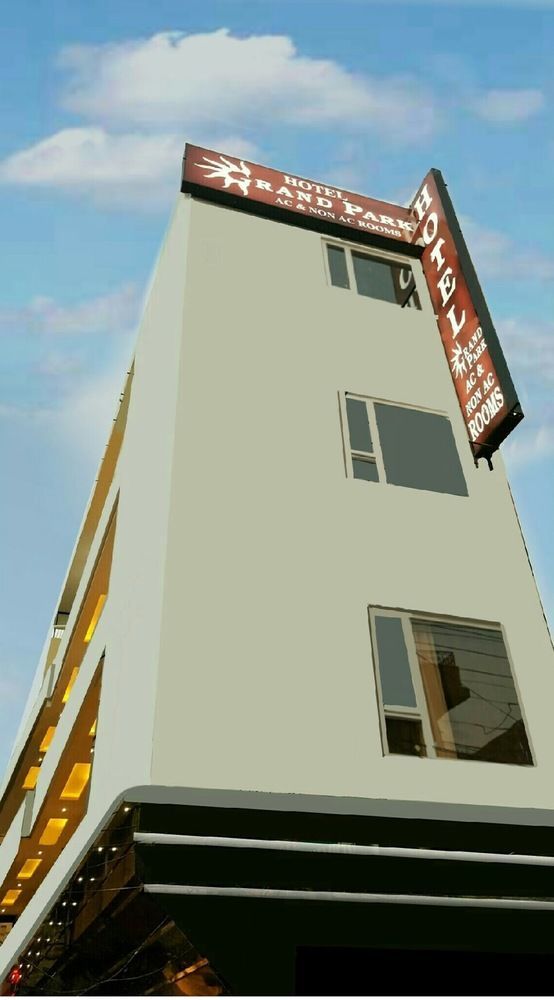 Oyo 7447 Grand Park Amritsar Exterior foto