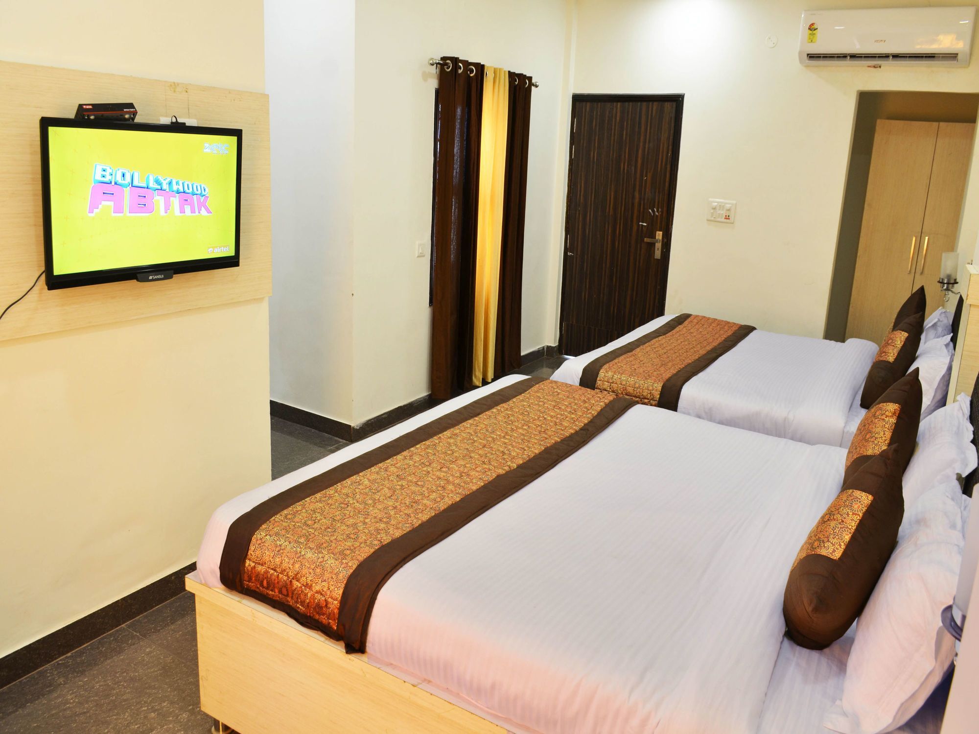 Oyo 7447 Grand Park Amritsar Exterior foto